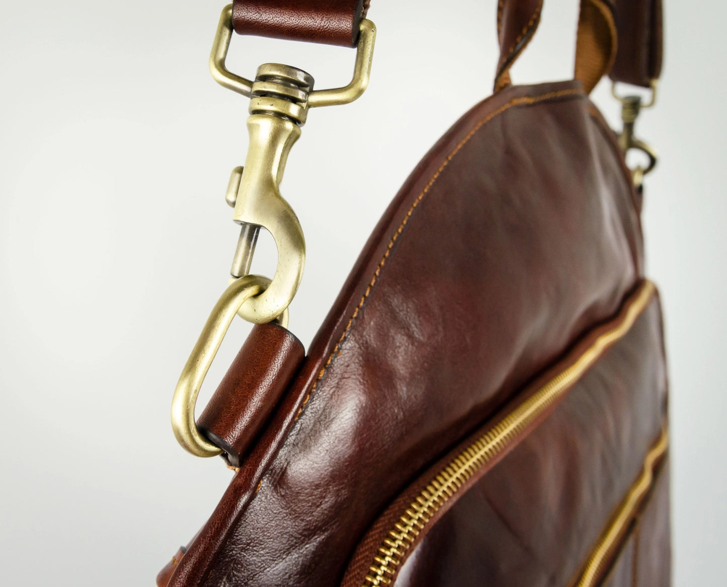 Borsa porta abiti in pelle artigianale